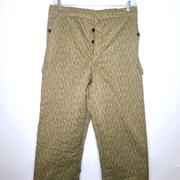 East Germany Military issue. Other - East Germany DDR Steichtarn Army winter insulated surplus combats. Size med/smal